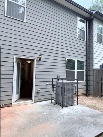 3122 Meadowstone Lane SW, Atlanta, GA 30331