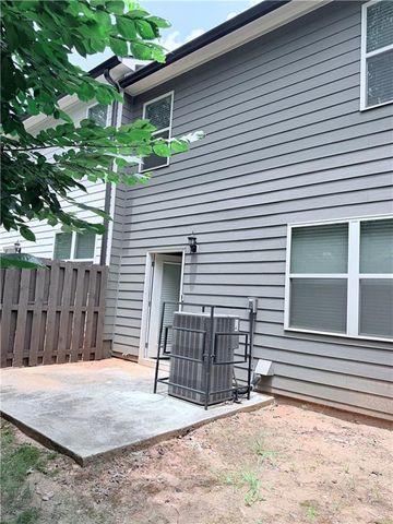 3122 Meadowstone Lane SW, Atlanta, GA 30331