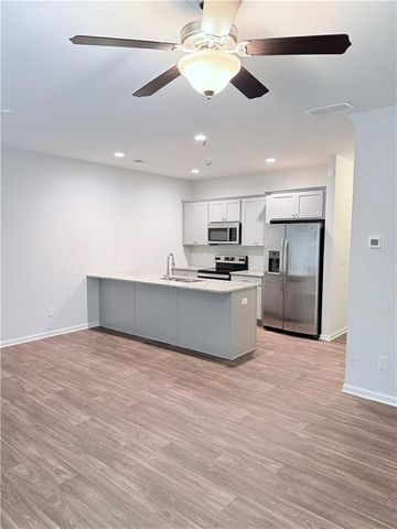 3122 Meadowstone Lane SW, Atlanta, GA 30331