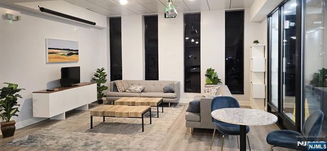 211 Baldwin Avenue 403, Jersey City, NJ 07306