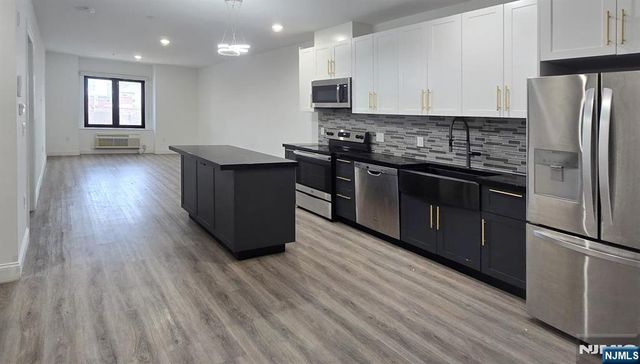 211 Baldwin Avenue 403, Jersey City, NJ 07306