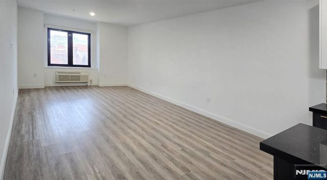 211 Baldwin Avenue 403, Jersey City, NJ 07306