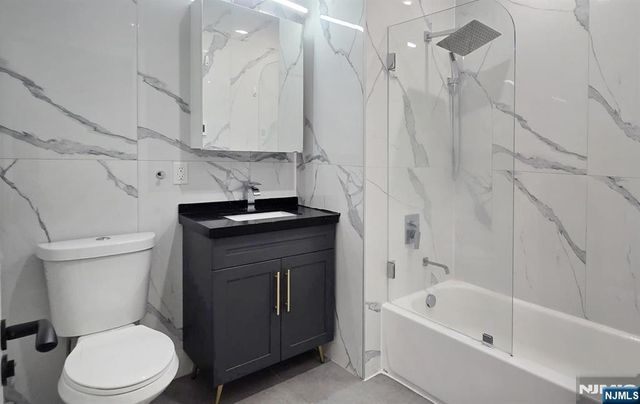 211 Baldwin Avenue 403, Jersey City, NJ 07306