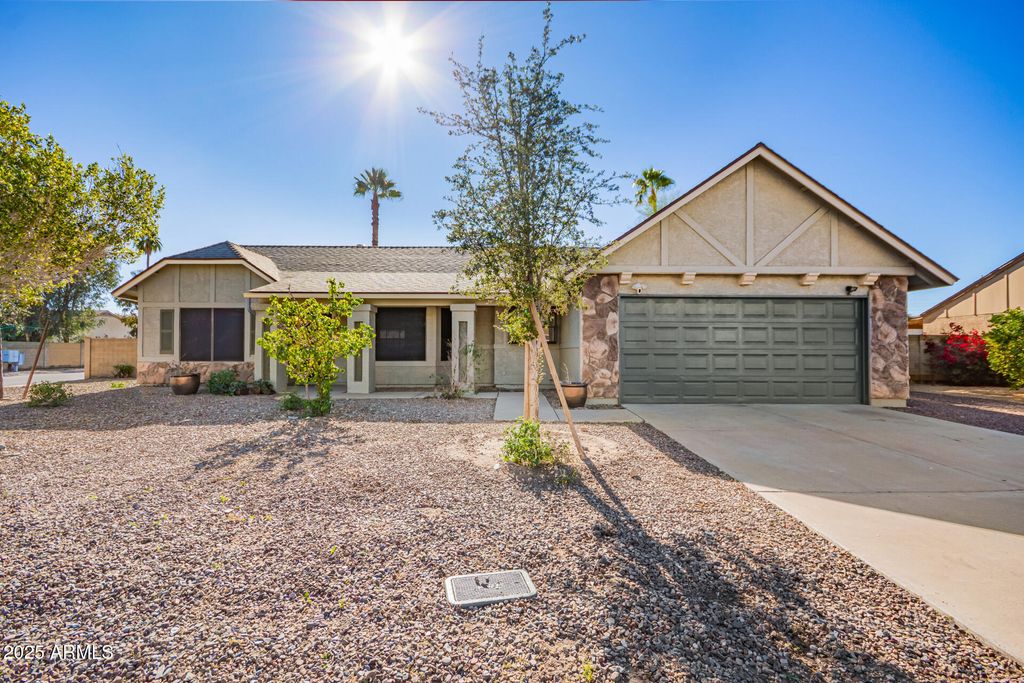435 E ROCKWOOD Drive, Phoenix, AZ 85024