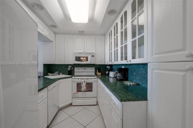 5601 Collins Ave 919, Miami Beach, FL 33140