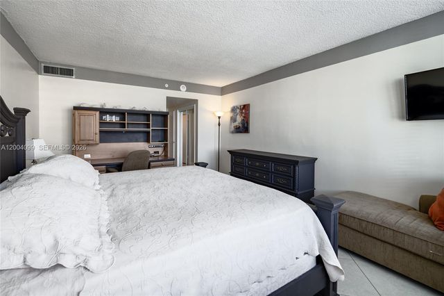 5601 Collins Ave 919, Miami Beach, FL 33140