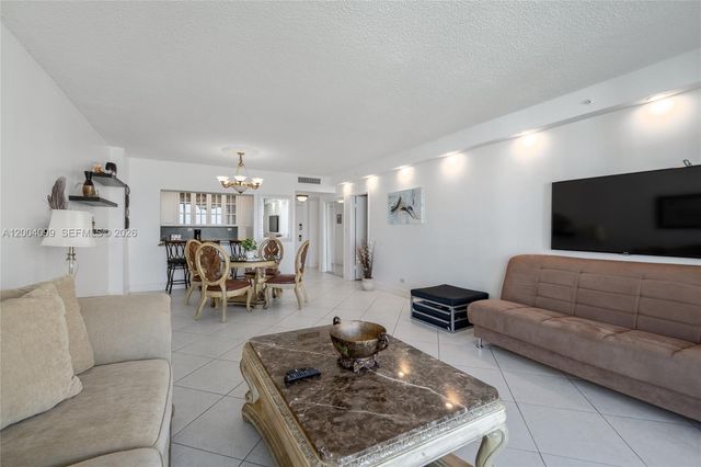 5601 Collins Ave 919, Miami Beach, FL 33140
