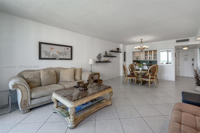 5601 Collins Ave 919, Miami Beach, FL 33140