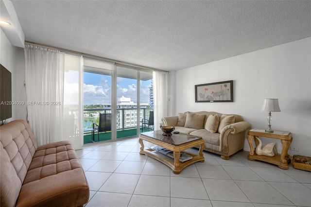 5601 Collins Ave 919, Miami Beach, FL 33140