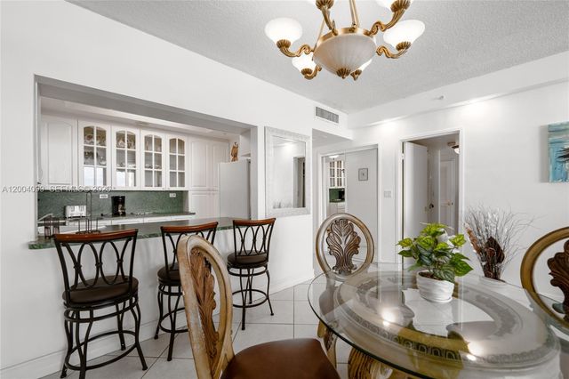 5601 Collins Ave 919, Miami Beach, FL 33140