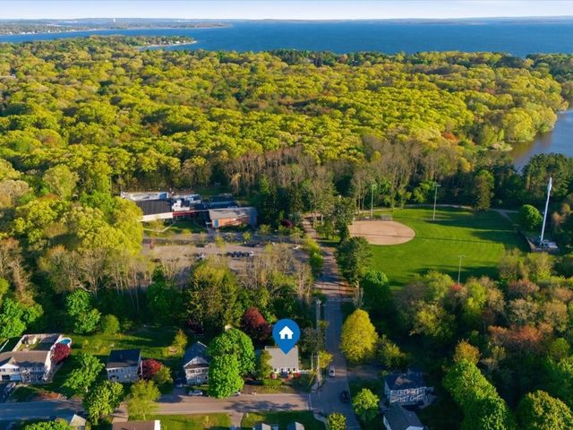 316 Waseca Avenue, Barrington, RI 02806