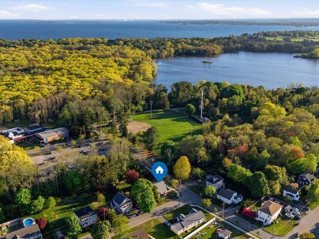 316 Waseca Avenue, Barrington, RI 02806