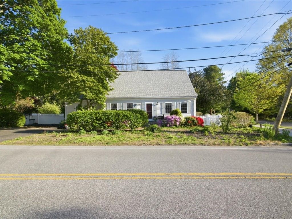 316 Waseca Avenue, Barrington, RI 02806