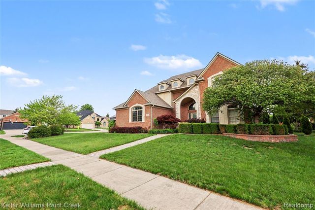 21257 Gentry Drive, Macomb, MI 48044