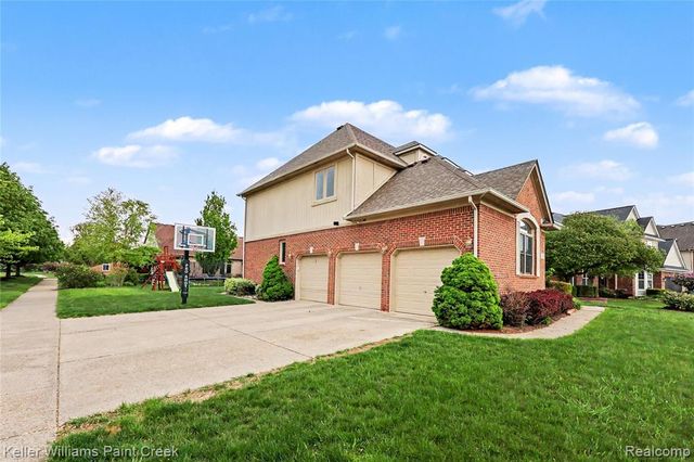 21257 Gentry Drive, Macomb, MI 48044