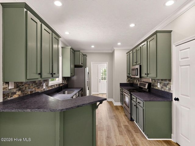 1030 Stubby Oaks Road, Aberdeen, NC 28315
