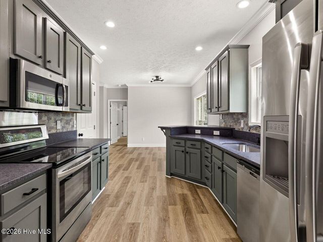 1030 Stubby Oaks Road, Aberdeen, NC 28315