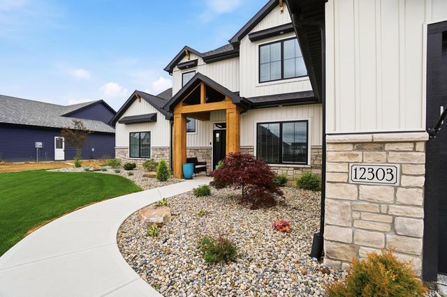 12303 Rain Lily Court, Fort Wayne, IN 46814