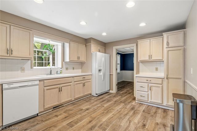2211 Hunting Valley Street NW, North Canton, OH 44720