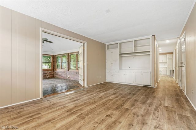 2211 Hunting Valley Street NW, North Canton, OH 44720
