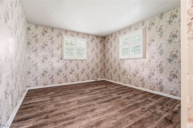 2211 Hunting Valley Street NW, North Canton, OH 44720