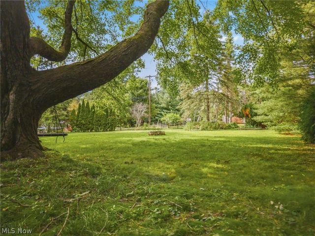 2211 Hunting Valley Street NW, North Canton, OH 44720