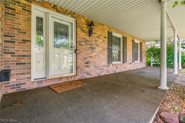 2211 Hunting Valley Street NW, North Canton, OH 44720