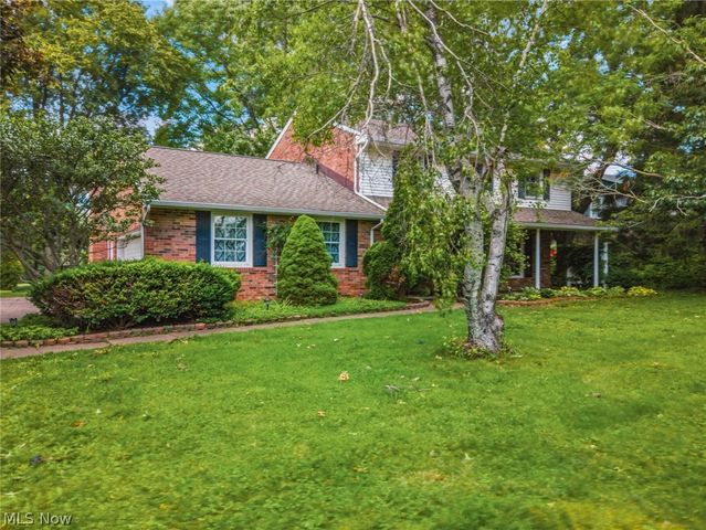 2211 Hunting Valley Street NW, North Canton, OH 44720