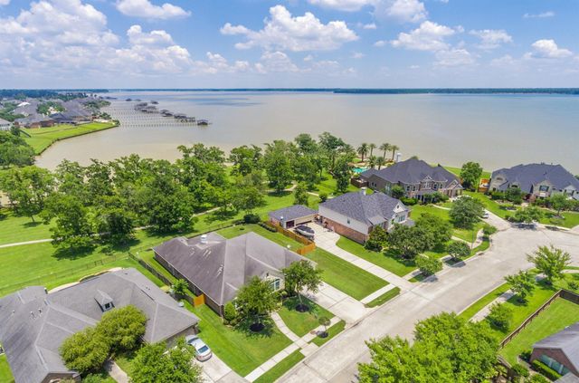 15914 Cedar Shores Lane, Houston, TX 77044