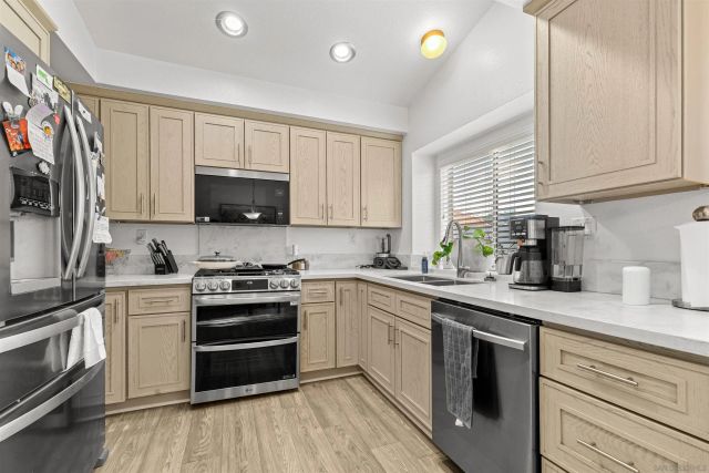 245 Bass Ct, Perris, CA 92571