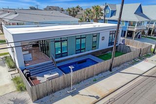 602 Island Retreat Ct, Port Aransas, TX 78373