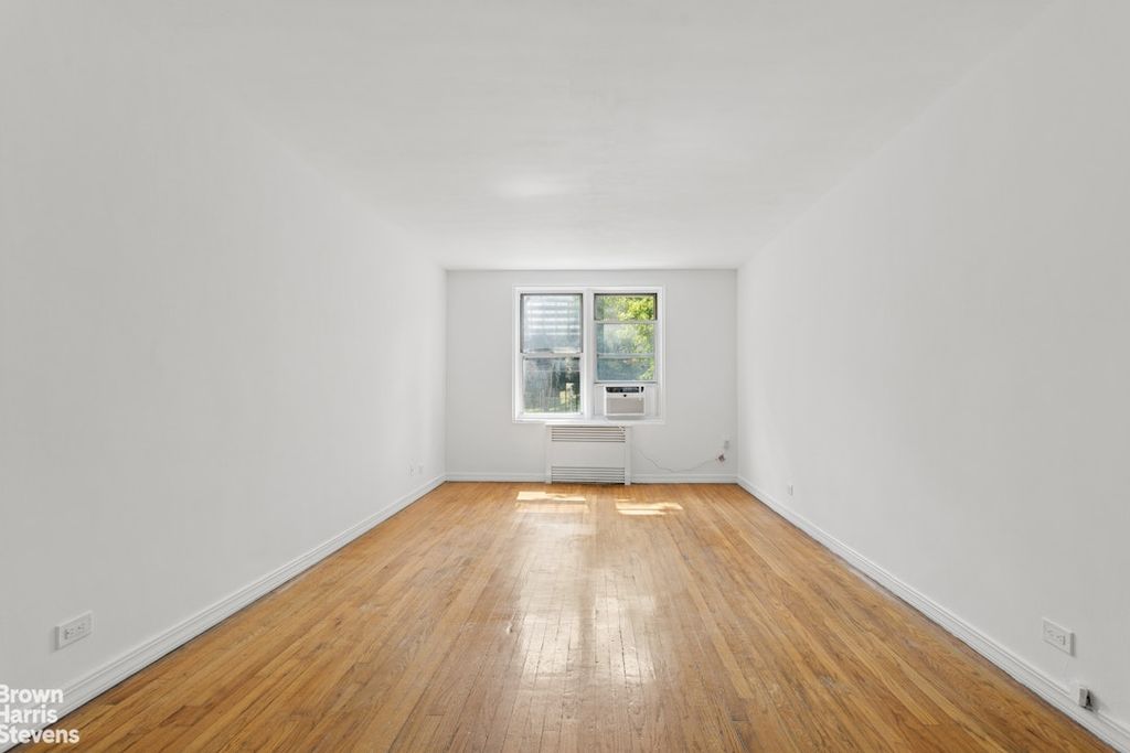 340 Haven Ave Apt 2G, New York City, NY 10033