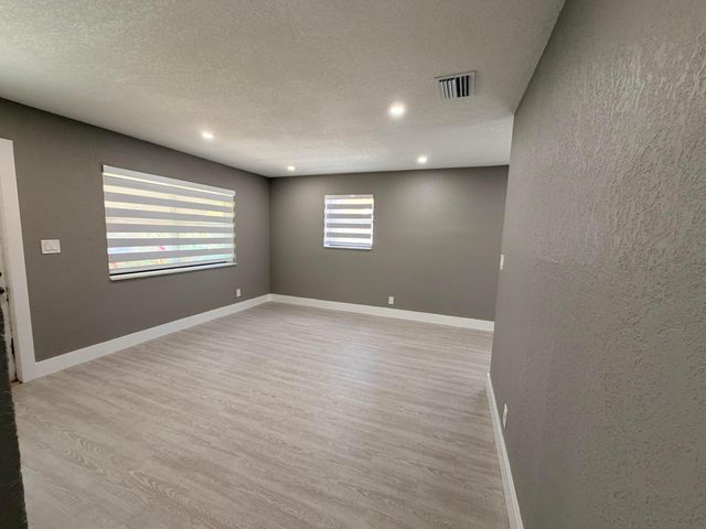 827 Franklin Road, West Palm Beach, FL 33405
