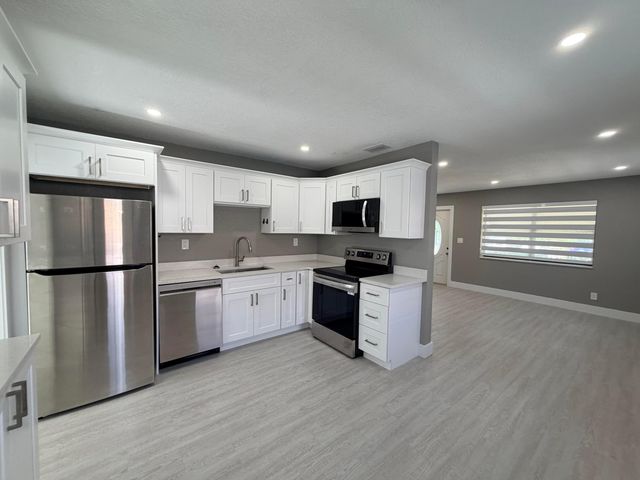 827 Franklin Road, West Palm Beach, FL 33405