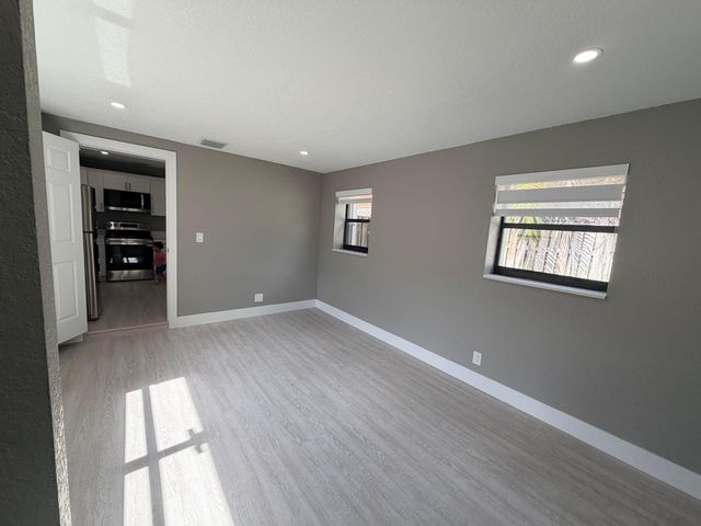 827 Franklin Road, West Palm Beach, FL 33405