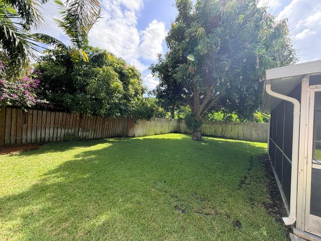 827 Franklin Road, West Palm Beach, FL 33405