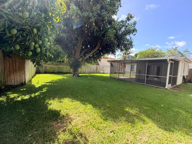 827 Franklin Road, West Palm Beach, FL 33405