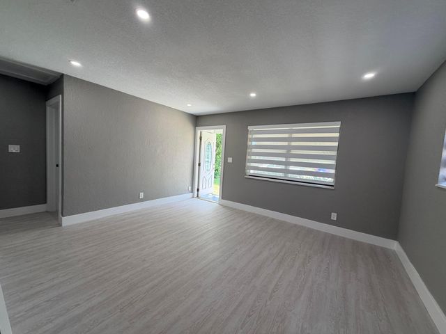 827 Franklin Road, West Palm Beach, FL 33405