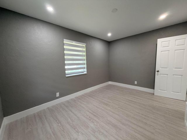 827 Franklin Road, West Palm Beach, FL 33405