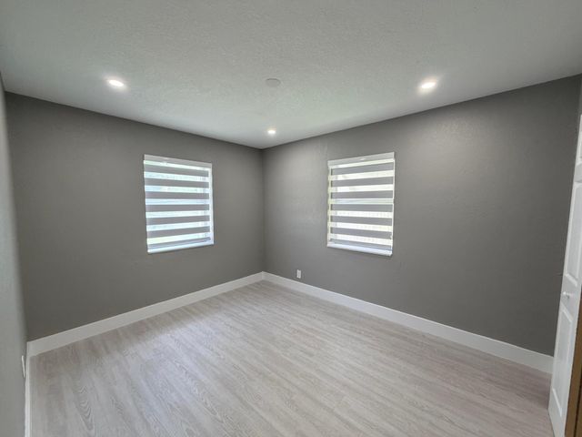 827 Franklin Road, West Palm Beach, FL 33405