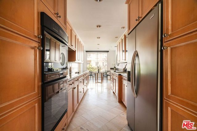 121 S Palm Drive 401, Beverly Hills, CA 90212