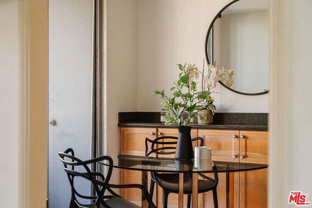 121 S Palm Drive 401, Beverly Hills, CA 90212