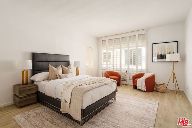 121 S Palm Drive 401, Beverly Hills, CA 90212