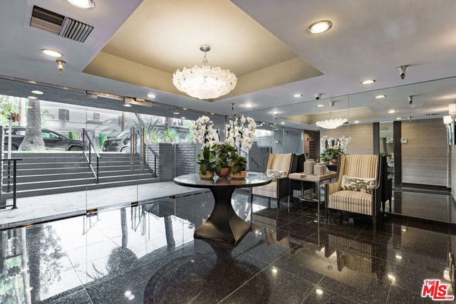 121 S Palm Drive 401, Beverly Hills, CA 90212