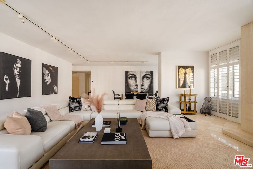 121 S Palm Drive 401, Beverly Hills, CA 90212