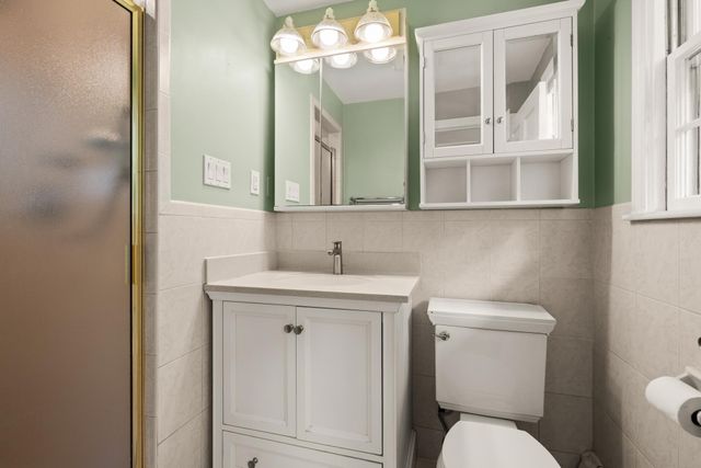 12 Old Stagecoach Rd, Bedford, MA 01730