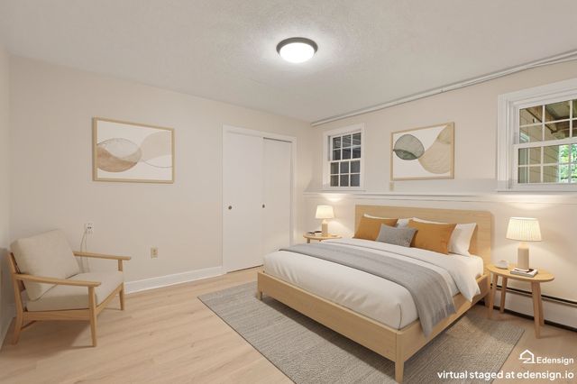12 Old Stagecoach Rd, Bedford, MA 01730