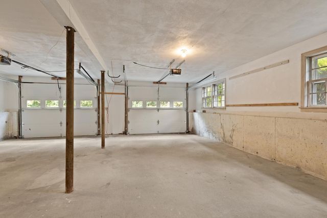 12 Old Stagecoach Rd, Bedford, MA 01730