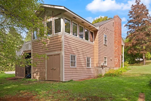 12 Old Stagecoach Rd, Bedford, MA 01730