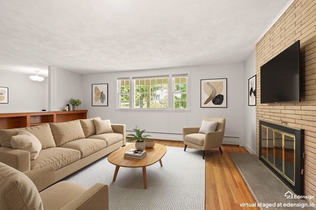 12 Old Stagecoach Rd, Bedford, MA 01730